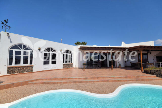 4 Bedroom Detached Villa For Sale In Playa Blanca Lanzarote