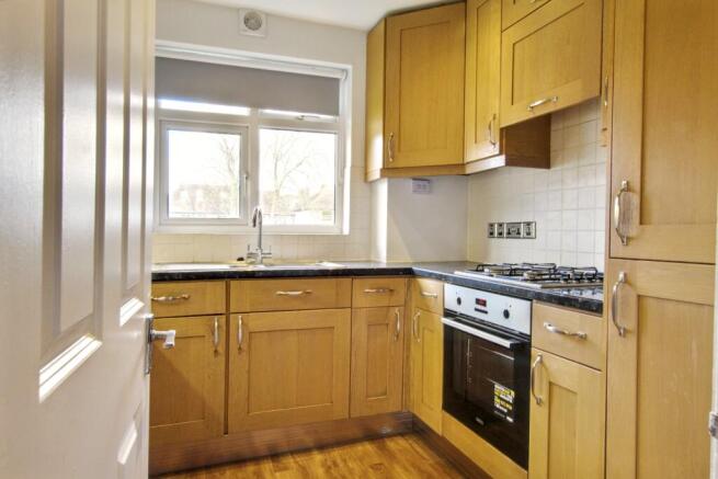 2.kitchen.jpg