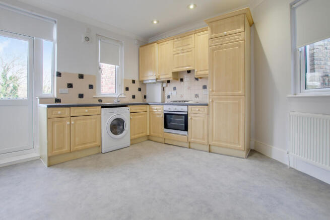 2.kitchen.jpg