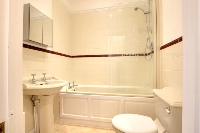 5 BATHROOM.jpg