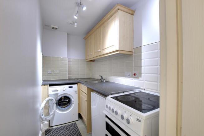 3 KITCHEN.jpg