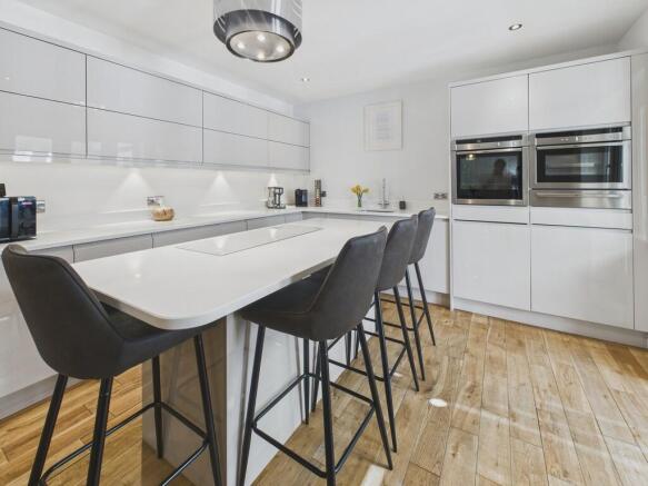 CAM04273G0-PR0110...