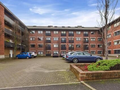 Markham Quay, Camlough Walk