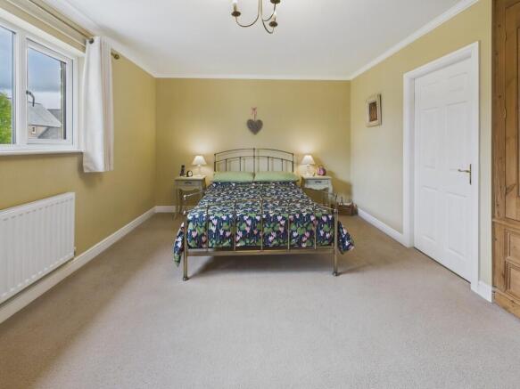 CAM04273G0-PR0195...