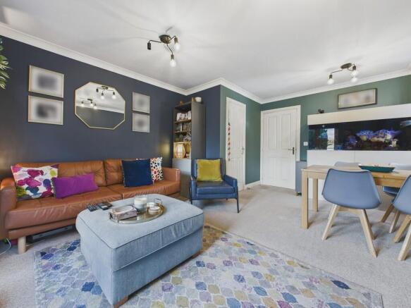 CAM04273G0-PR0102...