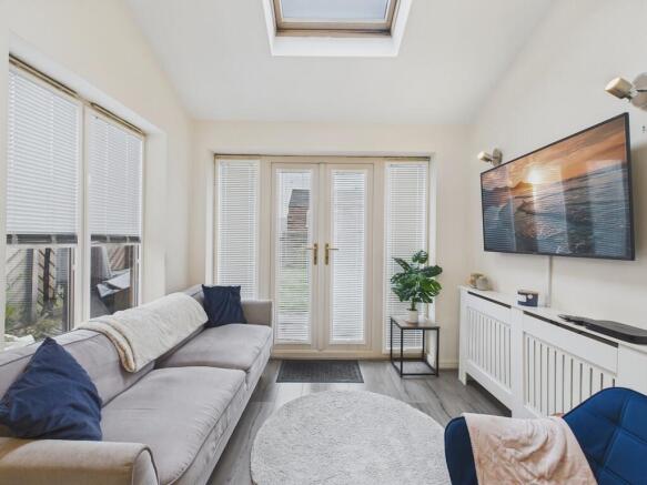 CAM04273G0-PR0259...