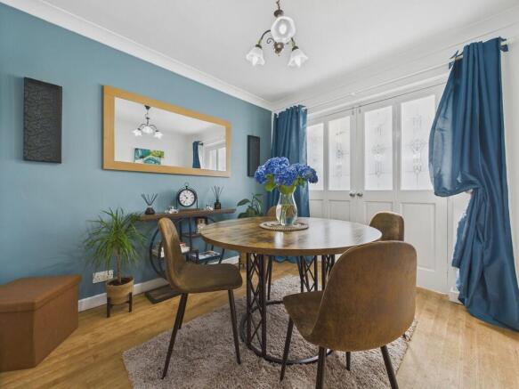 CAM04273G0-PR0153...