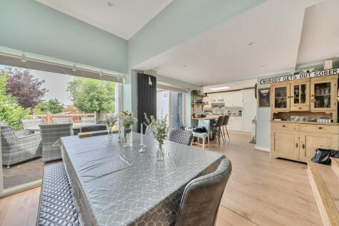 Cobham Road, Fetcham