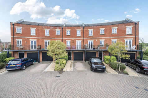 Cogent Crescent, Newbury, RG14