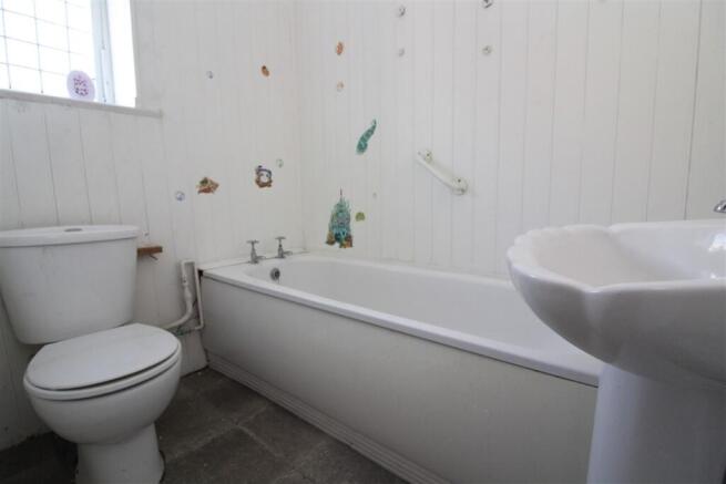 BATHROOM T202503191619.jpg