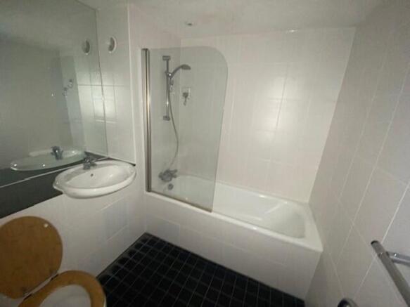 BATHROOM T202503051545.jpg