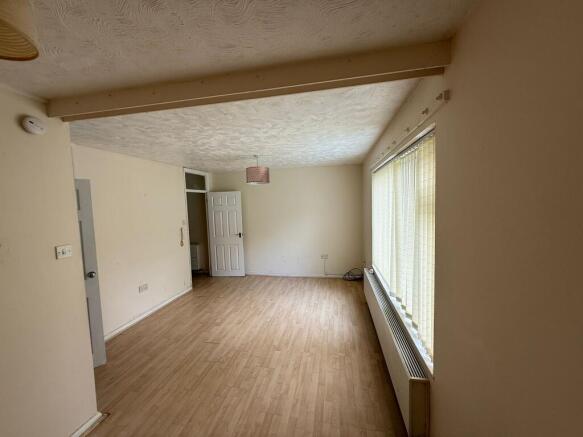 WhatsApp Image 2025-09-15 At 14.07.53 Fe14c965 T202509170917.jpg