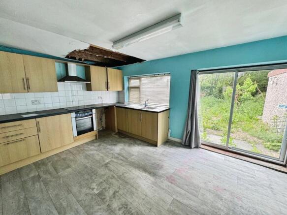 17616 SHE250390 IMG 02 0000 T202511101247.jpeg