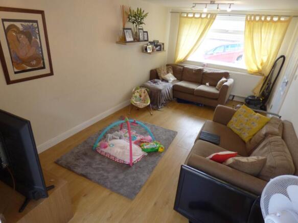 LOUNGE 1