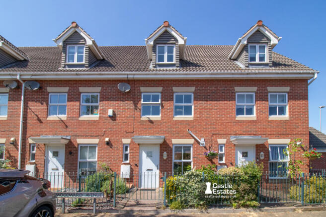 3 bedroom Town House for rent