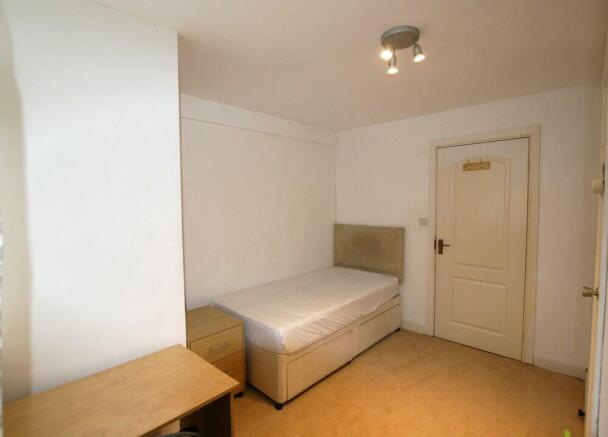 4 bed STUDENT PROPERTY ACADEMIC YEAR 25/26