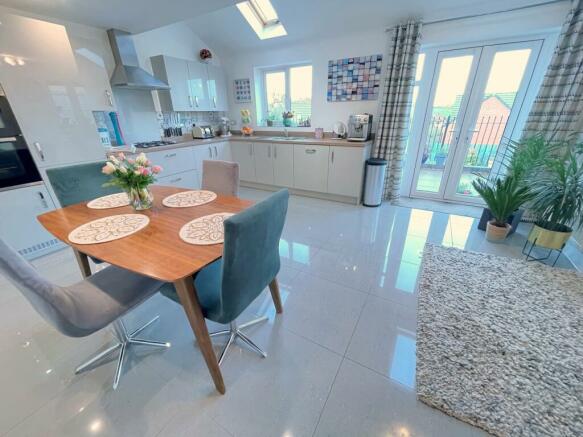 Kitchen/Dining Room