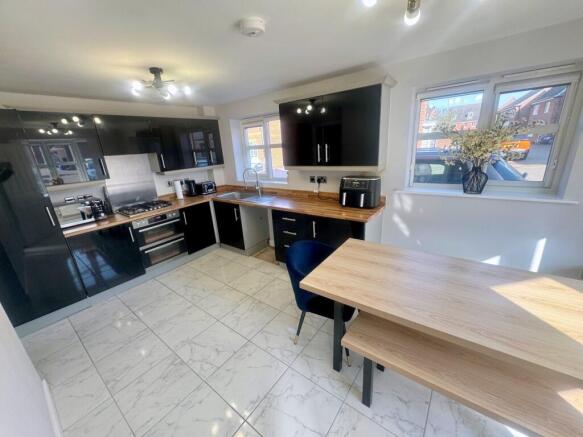 Kitchen/Dining Room