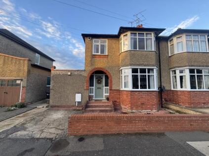 Lynton Avenue, Kingsthorpe, NN2 8LX