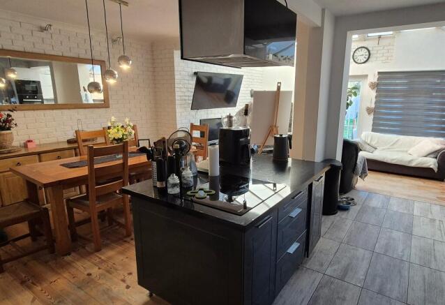 Kitchen/Dining Area