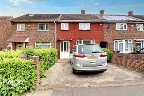 Dagnam Park Drive, Harold Hill