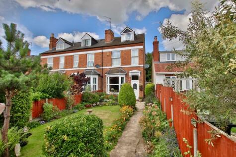 Worcester - 4 bedroom end of terrace house for sale