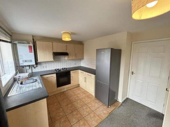 Kitchen b.jpg