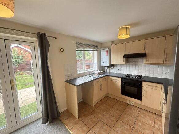 Kitchen a.jpg