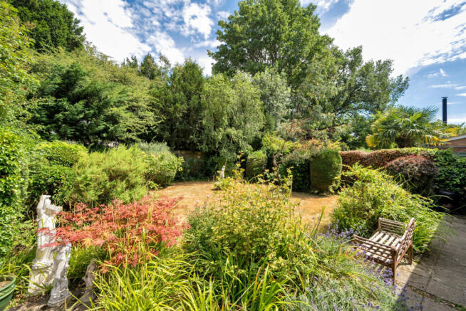 1318215-11-6863db...