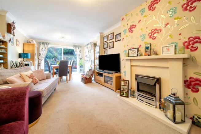 3 Hale Close-33.jpg
