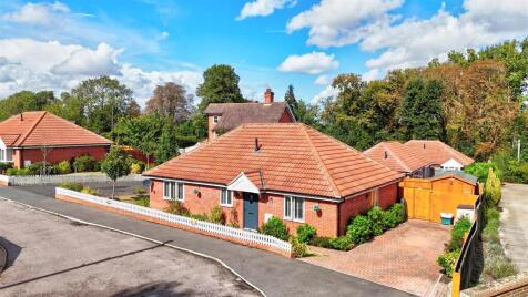 Larchwood Close, Ipswich