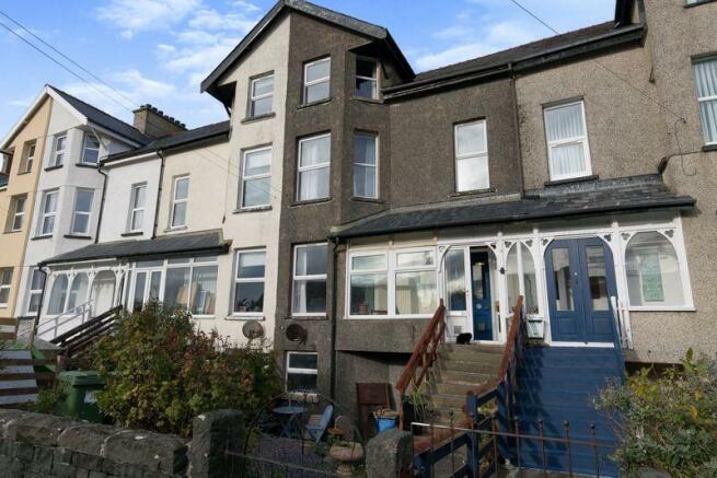5 bedroom terraced house  for sale Fairbourne