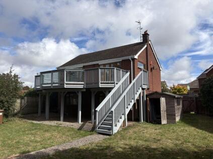 Denis Road, Burbage, Hinckley, LE10