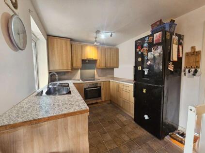 Heol Bryncethin, Bridgend, CF32