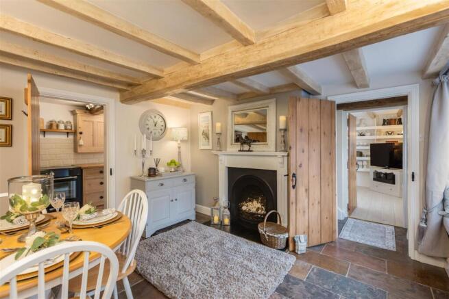 Apple Blossom Cottage Dining Room-1.jpg