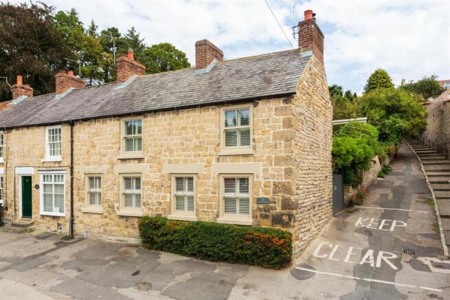 Honey Stone Cottage-01crop.jpg
