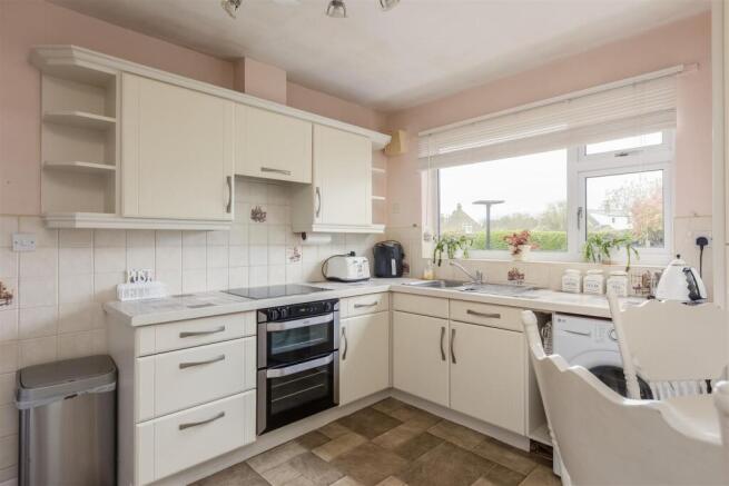 Park Lane 2 Kitchen-2.jpg