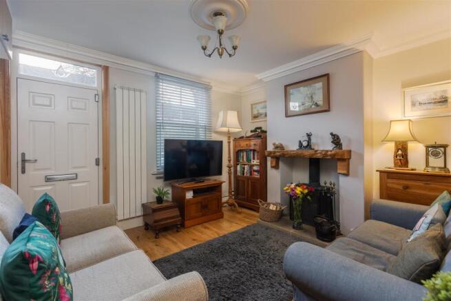 Eastgate 51 Sitting Room-1.jpg