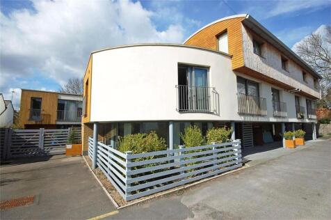 Windlesham Mews, Hampton Hill