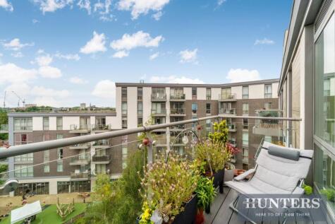 Ealing Road, Brentford, TW8