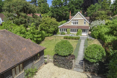 Gorse Close, Farnham, Surrey, GU10