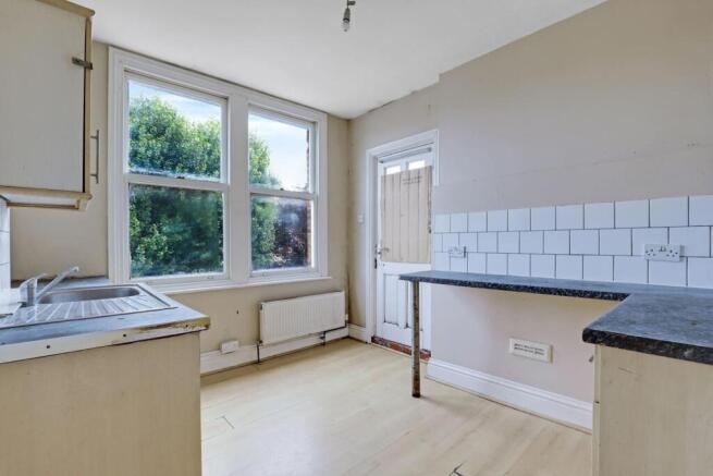 11-51bcJHPropWorld - 63b Sydenham Road - 31-medium