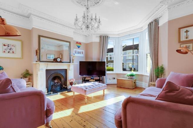 12-70a9JHPropWorld - 124 Venner Road - 1.jpg