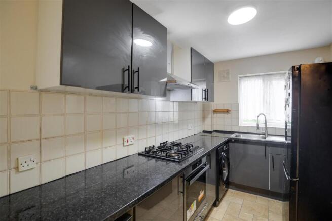 09-014184569-Propworld-JJ-Wells Park Court-13.jpg