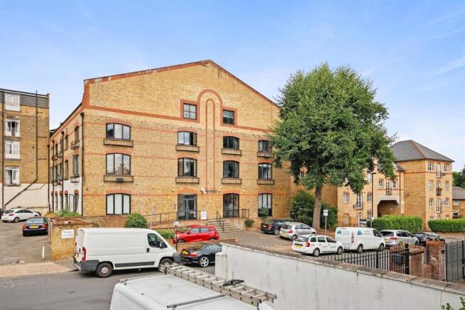 f84f118e-f5a0-4e24-a1d3-d919b533b962AMPROPWORLD - 