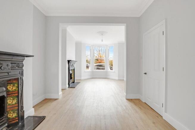 11-5dbdJHPropWorld - 53 Fairlawn Park - 7-medium.j