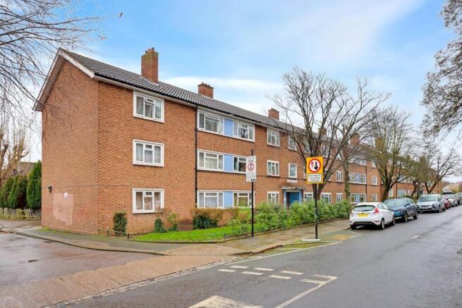 02-783e13-3f98JHPropWpen - 83 Elsinore Road - 43-m