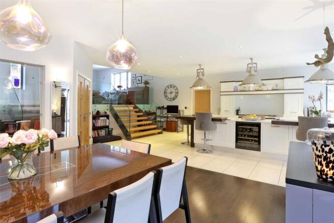 Dining/Kitchen