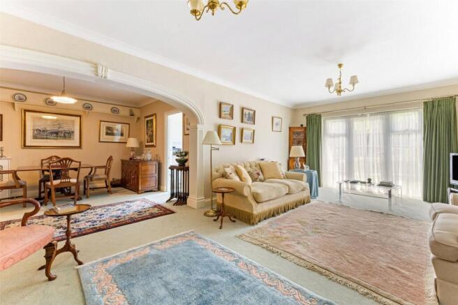 Sitting/Dining Room