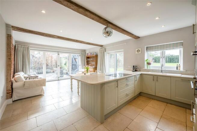 Kitchen/Breakfast Rm